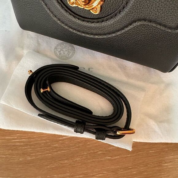 Authentic Versace
Mini La Medusa Leather Top Handle Bag - Picture 13 of 16